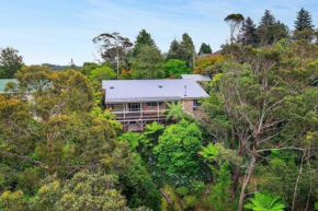 Azimuth - Spacious Family Retreat with City Views